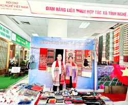Nghệ nhân Sầm Thị Hoa đạt giải tại Hội thi sản phẩm thủ công mỹ nghệ Việt Nam 2026