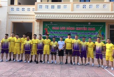 Giao lưu bóng chuyền nam với Trung tâm XTĐT TM& DL tỉnh Nghệ An