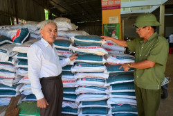 Hết mình vì hợp tác xã