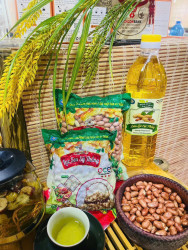 Dầu lạc nguyên chất (HTX Đồng Tâm)