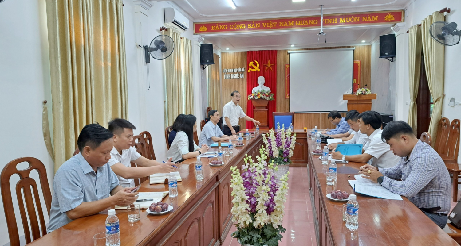 Đoàn công tác Cơ quan Thường trực Liên minh HTX Việt Nam, khu vực miền Trung Tây Nguyên làm việc và trao đổi kinh nghiệm công tác với Liên minh HTX Nghệ An