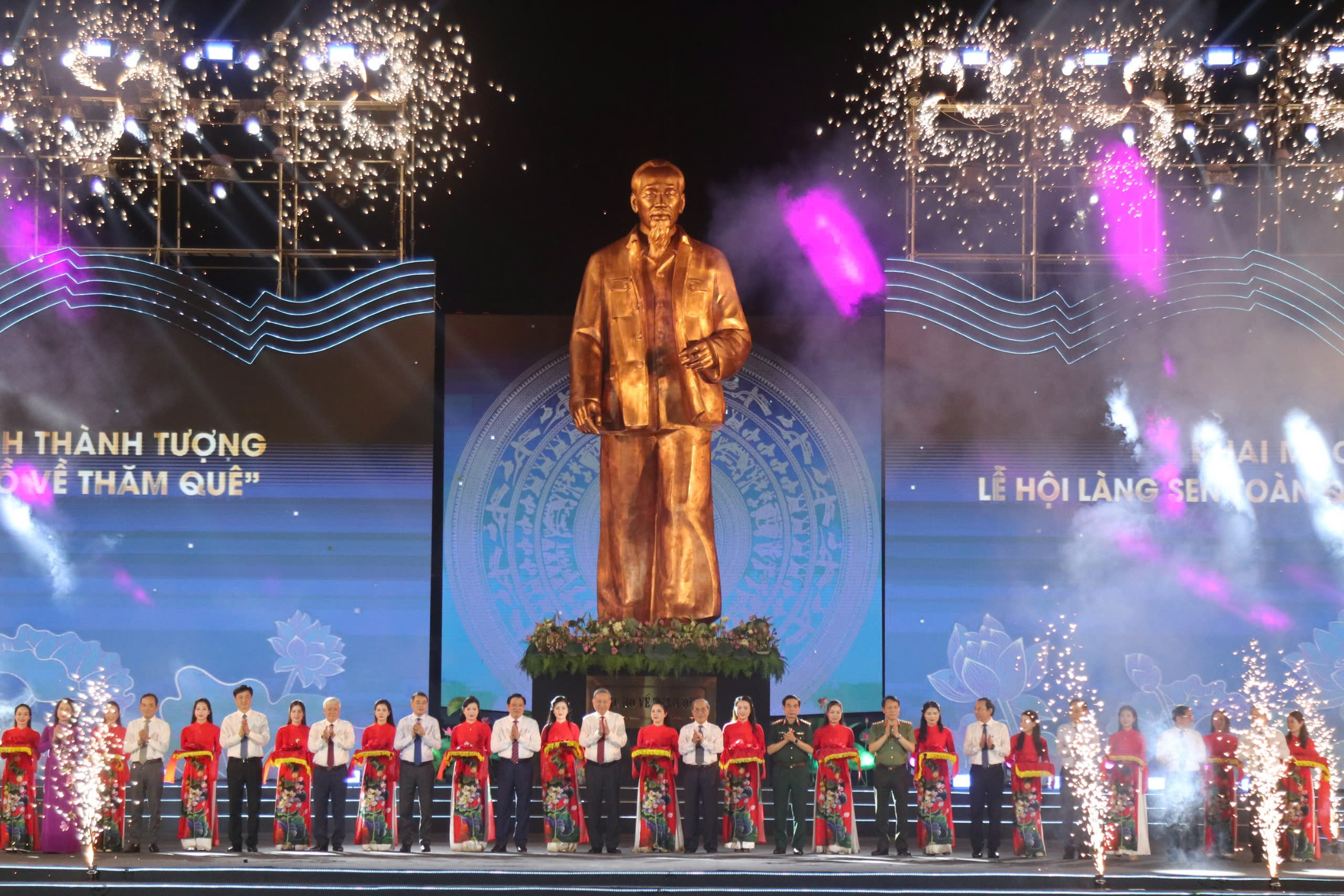 Khai mạc lễ hội Làng Sen năm 2025