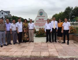 LMHTX dâng hương và thăm công trình HTX với Bác Hồ tại Nam Đàn